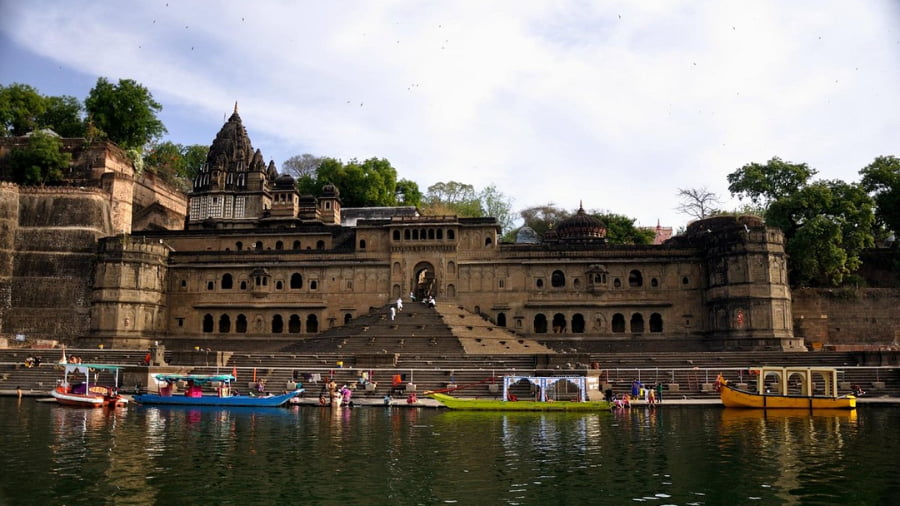 Maheshwar Ghats