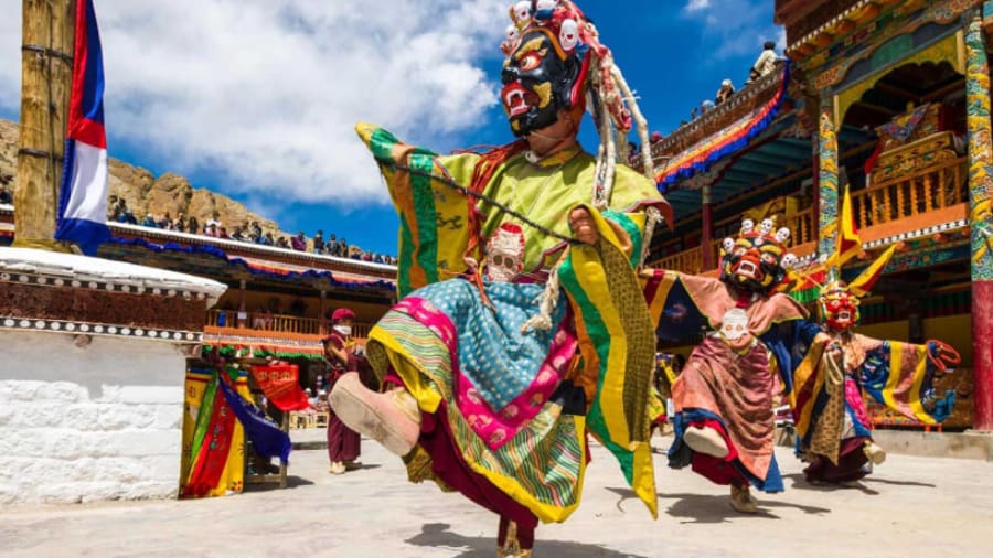 Why Experience The Losar Festival Ladakh?