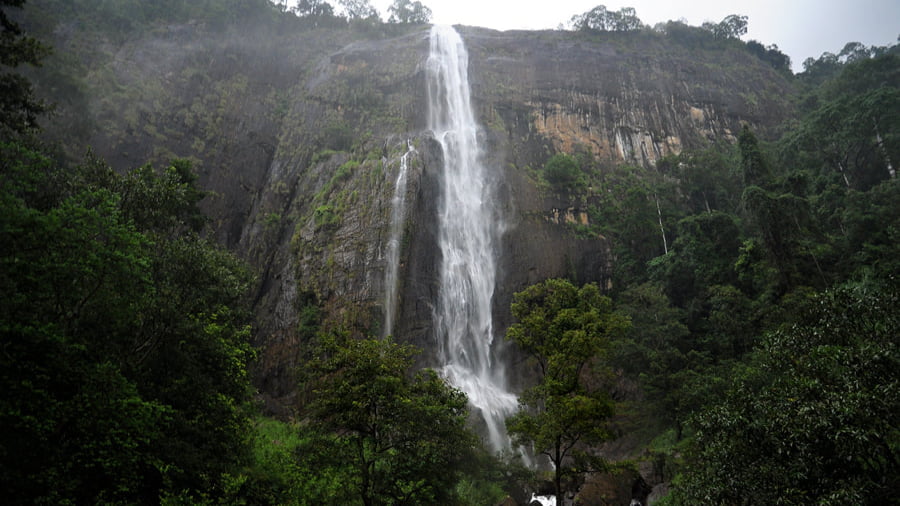 Diyaluma Falls
