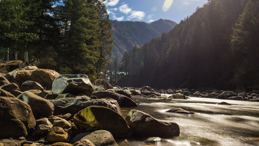 Enjoy Riverside Walks Along the Parvati River