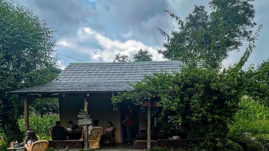 Explore Bir's Local Cafes